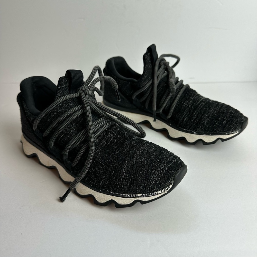 Sorel Kinetic Sneakers Women's Size 7.5 Shoes Black White Athleisure Athletic